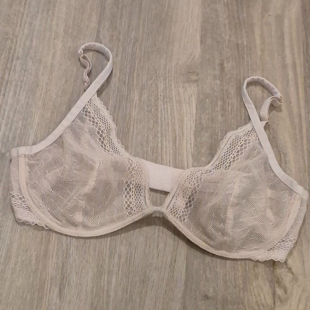 Victoria's Secret Unlined Plunge Lace Bra